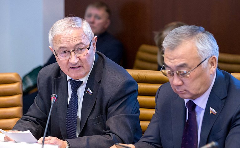 М. Дидигов и Б. Жамсуев
