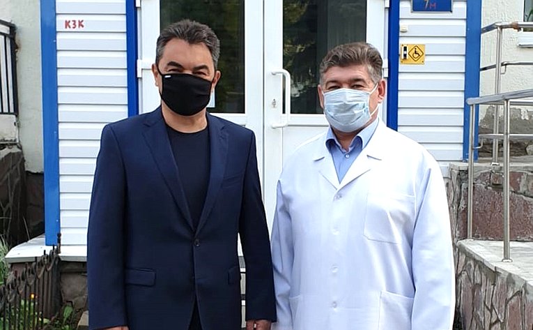 Ирек Ялалов в рамках работы в регионе посетил Республиканскую клиническую инфекционную больницу