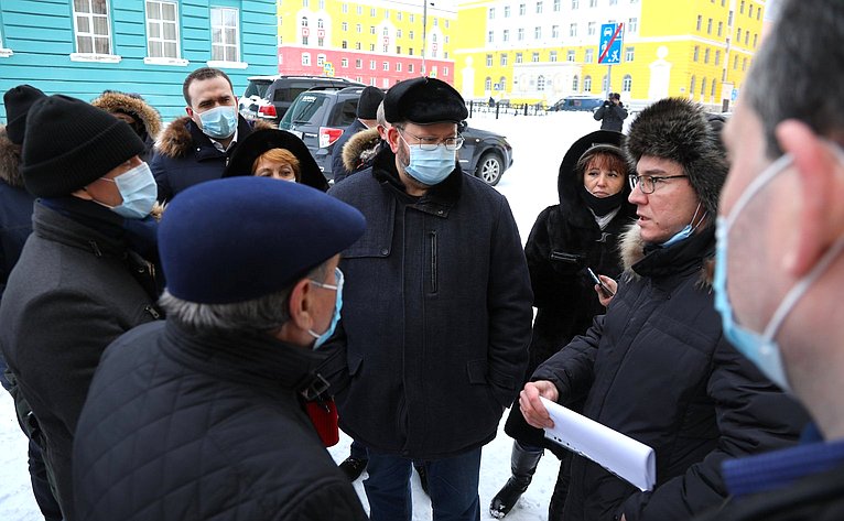 Олег Мельниченко провел осмотр объектов строительства и жилищно-коммунального хозяйства города Норильска
