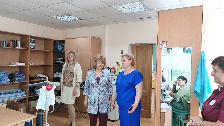Нина Куликовских в рамках работы в Смоленской области посетила Вяземский дом-интернат для престарелых и инвалидов