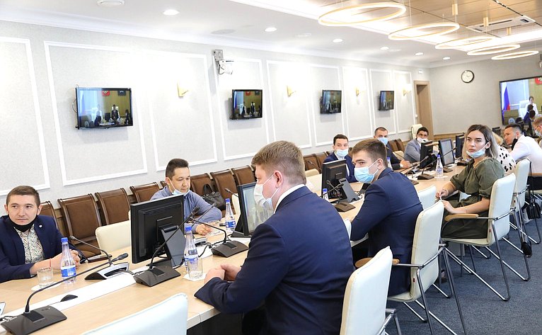 Ирек Ялалов встретился с руководителями молодежных проектов Республики Башкортостан