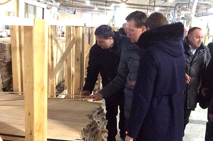 Сергей Рябухин посетил Инзенский деревообрабатывающий завод