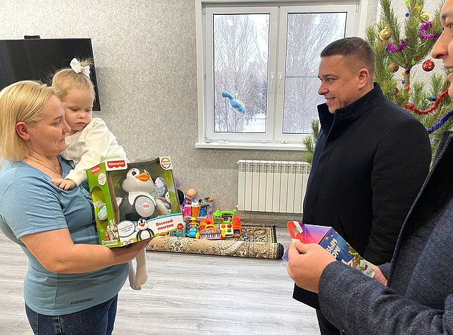 Айрат Гибатдинов в рамках акции «Елка желаний» исполнил мечту четырехлетней девочки Веры из Ульяновска