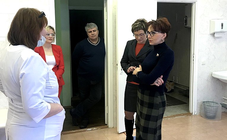 Татьяна Кусайко посетила ряд амбулаторий и фельдшерско-акушерских пунктов Кольского района