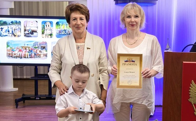 Екатерина Алтабаева посетила городской Центр психолого-педагогической, медицинской и социальной помощи