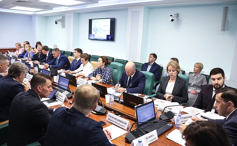 Расширенное заседание Комитета Совета Федерации по социальной политике (в рамках Дней Кировской области в Совете Федерации)