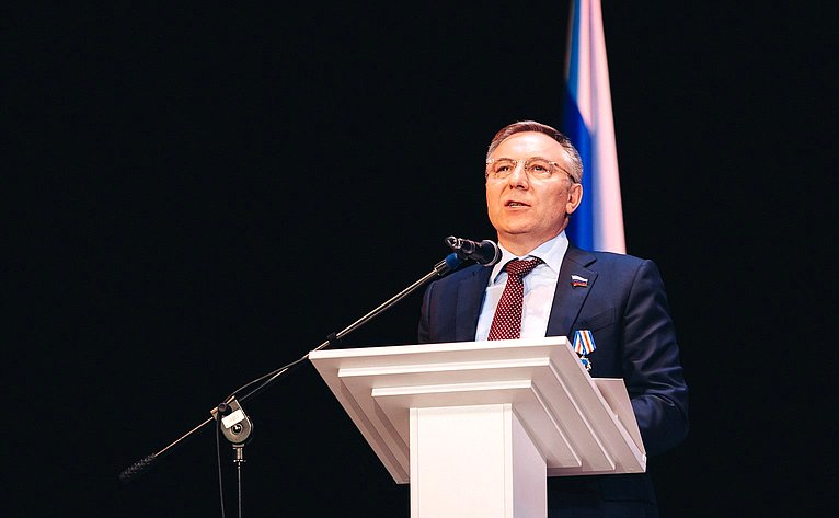 А. Варфоломеев принял участие в торжественном собрании по случаю 25-летия регионального парламента
