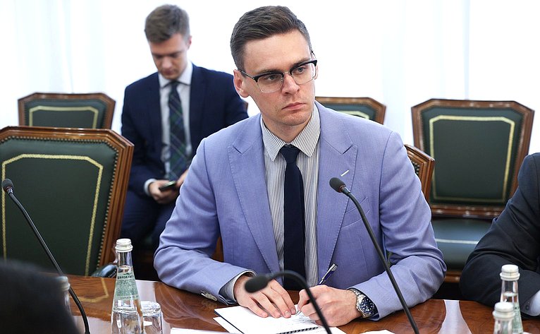 Встреча заместителя Председателя Совета Федерации Константина Косачева с руководителем Организации Гостелерадио Исламской Республики Иран Пейманом Джебели