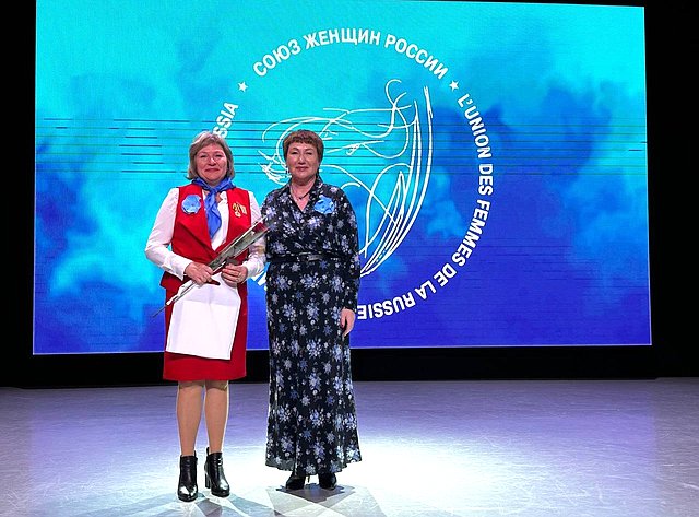 Елена Перминова в рамках региональной недели приняла участие в традиционном Губернском собрании, посвященном Международному дню сельских женщин