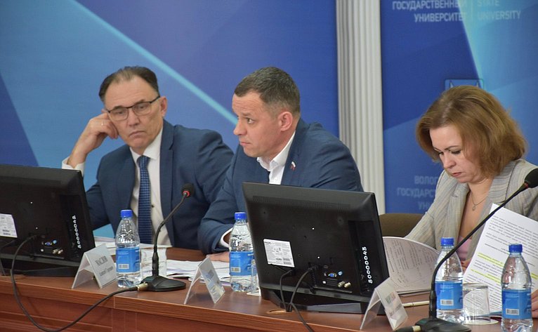 Заместитель Председателя Совета Федерации Юрий Воробьев провел заседание Совета по стратегическому развитию Вологодского государственного университета