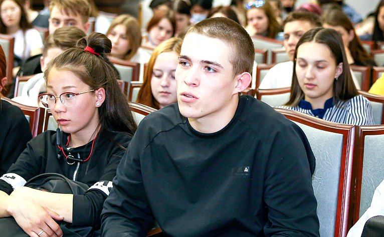 Татьяна Гигель провела встречу со студентами политехнического колледжа имени М.З. Гнездилова