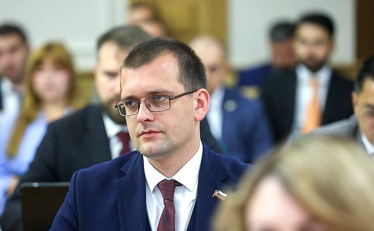 Заседание Палаты молодых законодателей при Совете Федерации