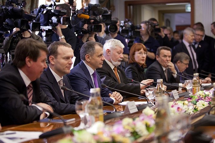 Встреча в Совете Федерации с делегацией Верховного Совета Автономной Республики Крым во главе с В. Константиновым 5