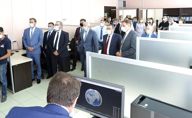 Константин Косачев посетил выставку достижений в области науки, техники и технологии Поволжского государственного технологического университета