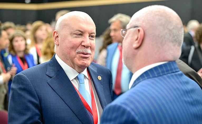 Члены Комитета СФ по конституционному законодательству и государственному строительству приняли участие в работе XIII Петербургского международного юридического форума