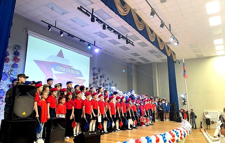Валерий Семенов принял участие в торжественной церемонии награждения детей-героев, которая состоялась 9 декабря, в День Героев Отечества
