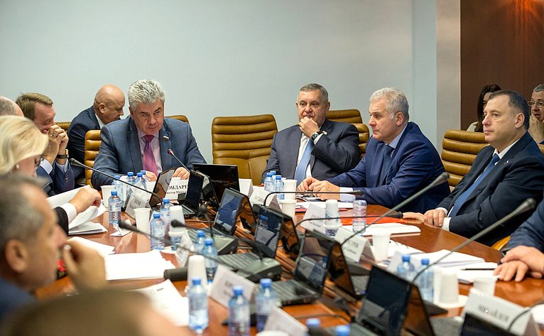Расширенное заседание Комитета СФ по обороне и безопасности и Комитета СФ по экономической политике