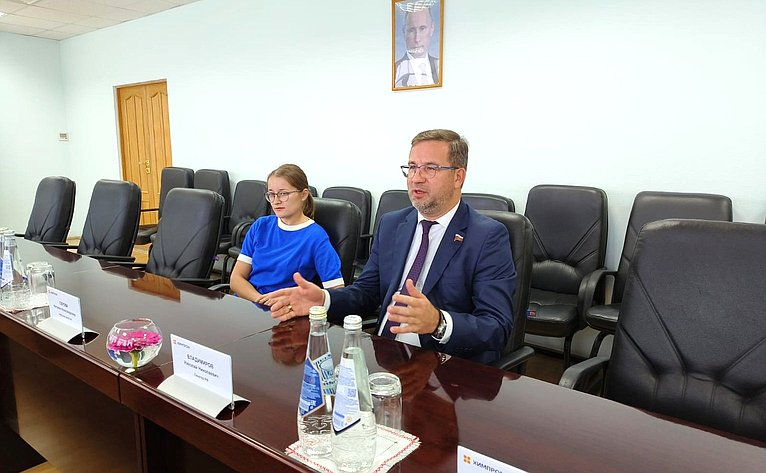 Николай Владимиров провел встречу с руководством одного из крупнейших предприятий республики ПАО «Химпром»