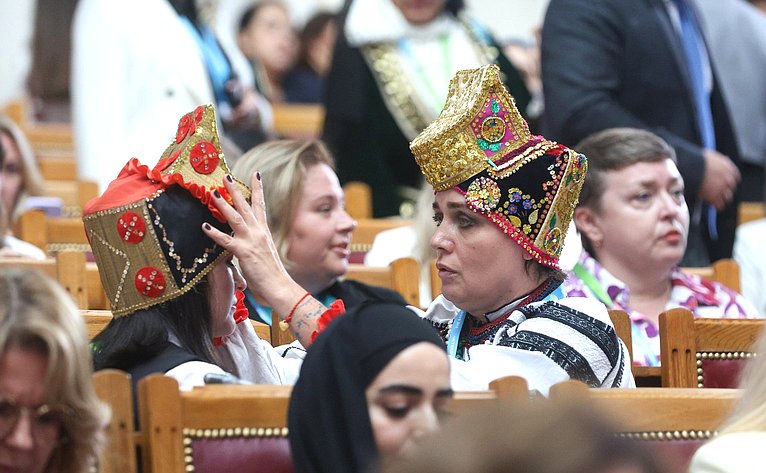 Пленарное заседание IV Евразийского женского форума «Женщины за укрепление доверия и глобальное сотрудничество»