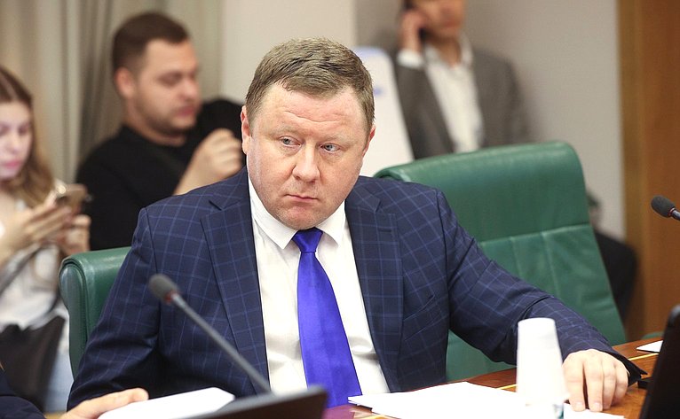 Круглый стол на тему «Пути решения ключевых стратегических задач по производству высоколокализованной конкурентоспособной продукции автомобильной отрасли»
