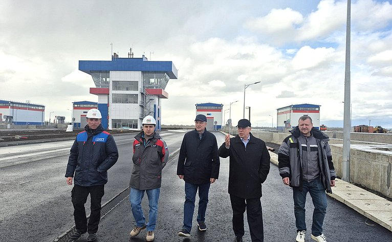 Василий Голубев совершил рабочую поездку на Багаевский гидроузел