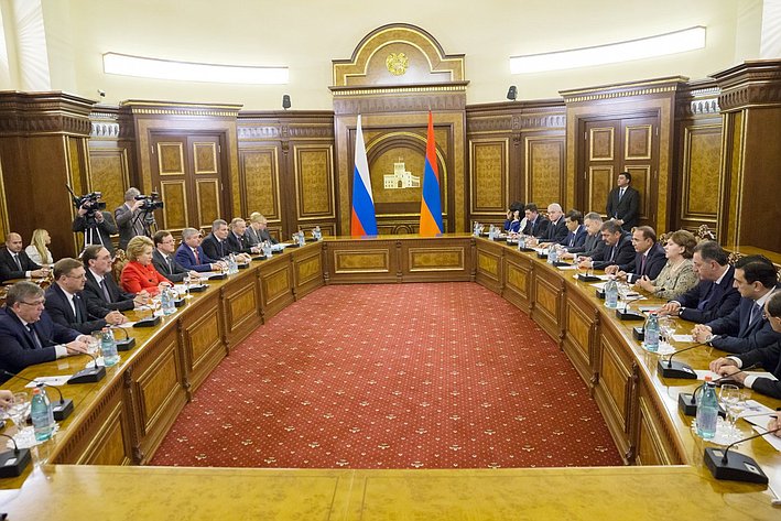 Председатель СФ В. Матвиенко встретилась с Премьер-министром Армении О. Абраамяном