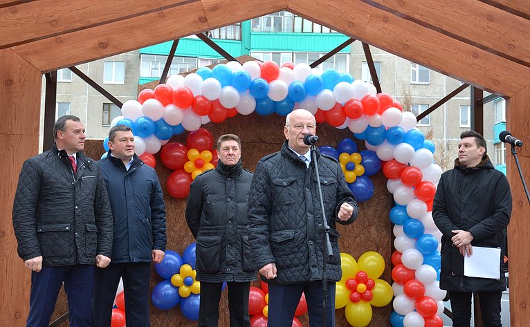 Торжественное открытие одного из самых больших дворовых пространств в России