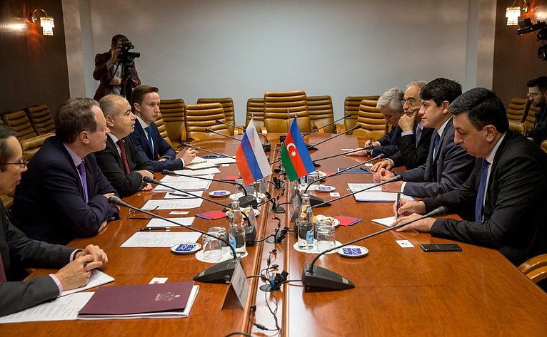 Встреча И. Умаханова с председателем Государственного комитета Азербайджанской Республики по работе с диаспорой Ф. Мурадовым