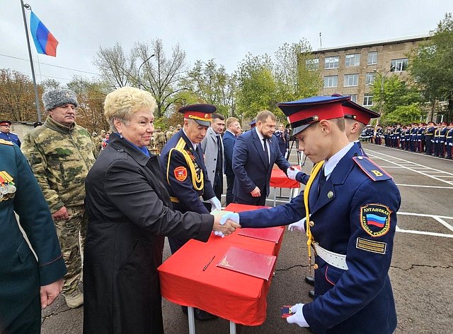 Ольга Бас в ходе поездки в регион посетила ГБОУ ЛНР «Республиканский казачий кадетский корпус имени маршала авиации Александра Ефимова»