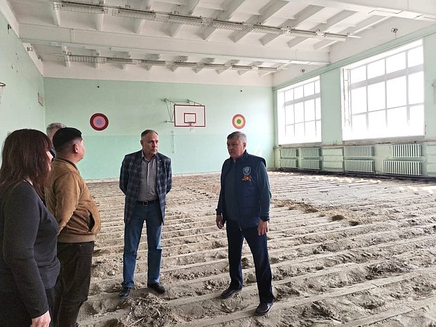 Сергей Михайлов проконтролировал ремонт образовательных учреждений в Забайкалье