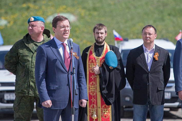 Дмитрий Азаров выступил перед участниками автопробега «Самара - Москва - Минск – Брест»