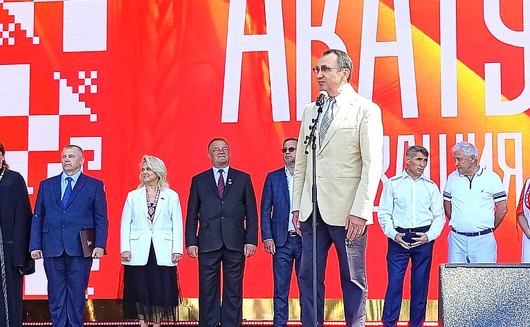 Николай Федоров принял участие в церемонии открытия праздника «Всечувашский Акатуй»