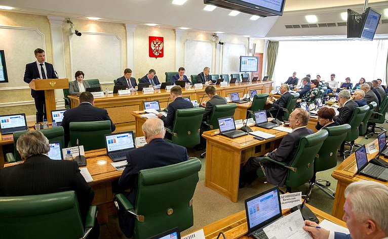 Заседание Комитета СФ по бюджету и финансовым рынкам с участием представителей органов власти Мурманской области
