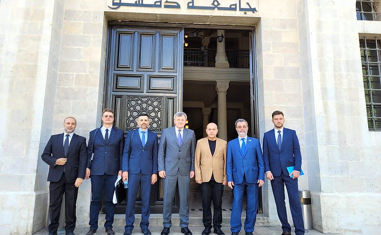 Встреча российской делегации с президентом Дамасского университета Мохамадом Осамой Аль-Джаббаном
