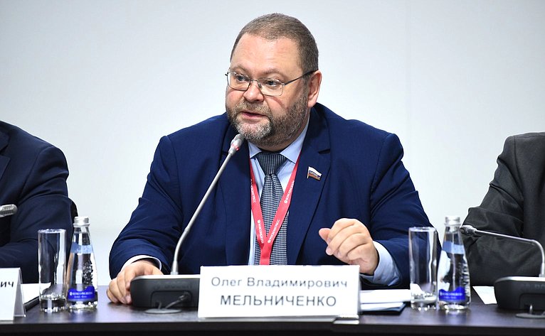 Олег Мельниченко