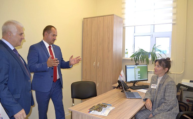 Сергей Мартынов посетил региональный филиал Государственного фонда поддержки участников специальной военной операции «Защитники Отечества»