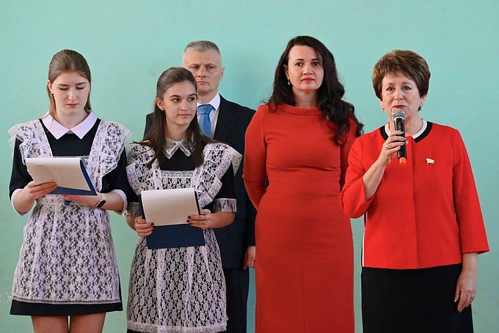 Екатерина Алтабаева открыла Год педагога и наставника в Севастопольской школе
