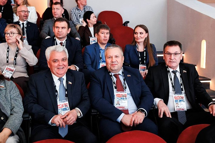 Сенаторы РФ приняли участие в мероприятиях выставки «Платформа будущего: Регион-2030»