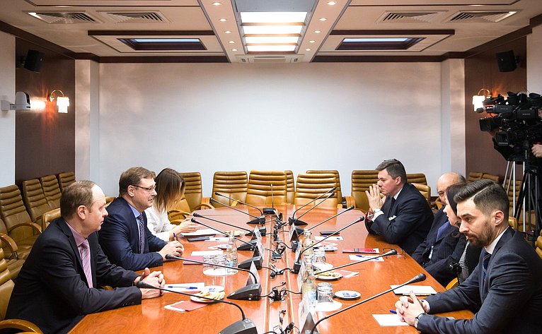 Встреча К. Косачева с представителями деловых и политических кругов Франции