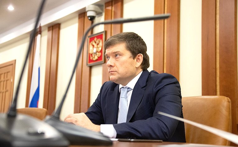 Николай Журавлев в режиме видеоконференции принял участие в заседании правительственной комиссии по повышению устойчивости развития российской экономики