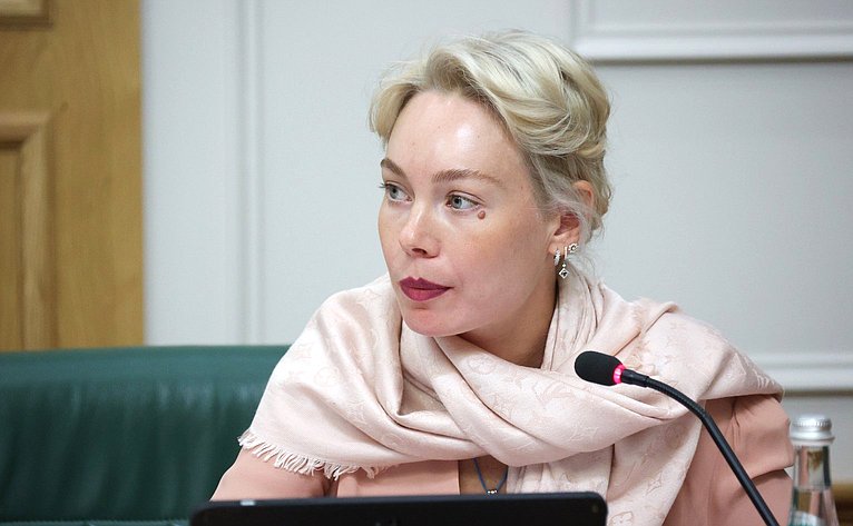 Совещание Комитета Совета Федерации по федеративному устройству, региональной политике, МСУ и делам Северана тему «Газификация и ее производные: газохимия и нефтехимия как драйвер роста экономики Дальневосточного федерального округа»