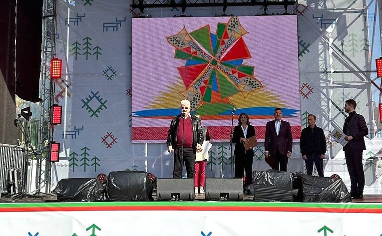 Владимир Чижов посетил V Московский фестиваль культуры народов Карелии «Мельница Сампо» на ВДНХ