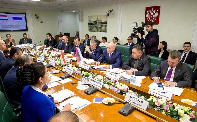 «Круглый стол» Комитета СФ по экономической политике о развитии торгово-экономического сотрудничества с Таджикистаном