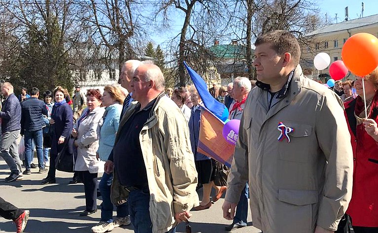 Николай Журавлев отметил с костромичами День международной солидарности трудящихся