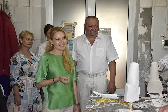 Дарья Лантратова в Луганске обсудила перспективы развития протезно-ортопедического завода