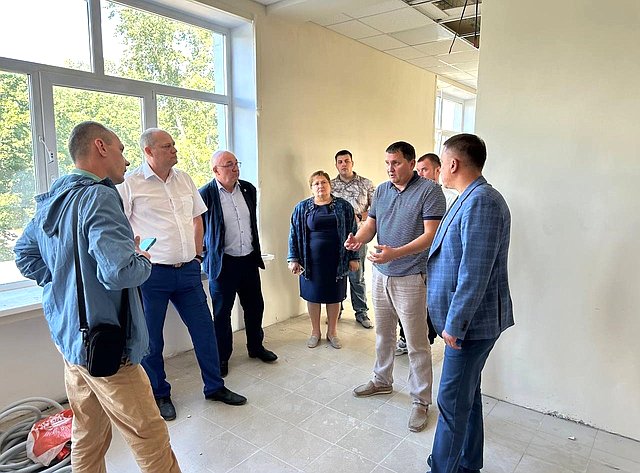 Айрат Гибатдинов совершил рабочую поездку в город Димитровград и Мелекесский район, где посетил ряд ключевых социальных и медицинских объектов