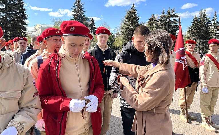 Маргарита Павлова провела встречу с отрядом юнармейцев, которые в первый раз примут участие в военном параде на центральной площади Челябинска