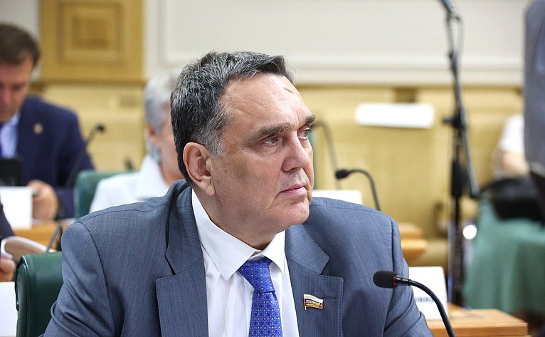 Сергей Иванов
