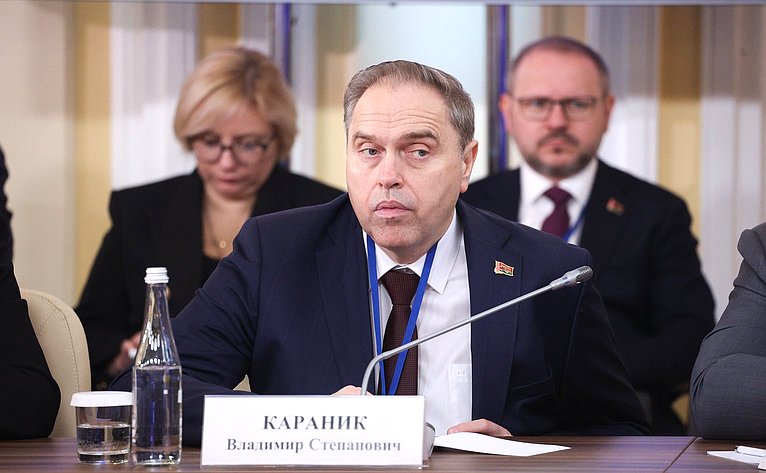 Встреча Председателя СФ Валентины Матвиенко и Председателя Совета Республики Национального собрания Республики Беларусь Натальи Кочановой с руководителями органов государственной власти субъектов Российской Федерации и регионов Республики Беларусь