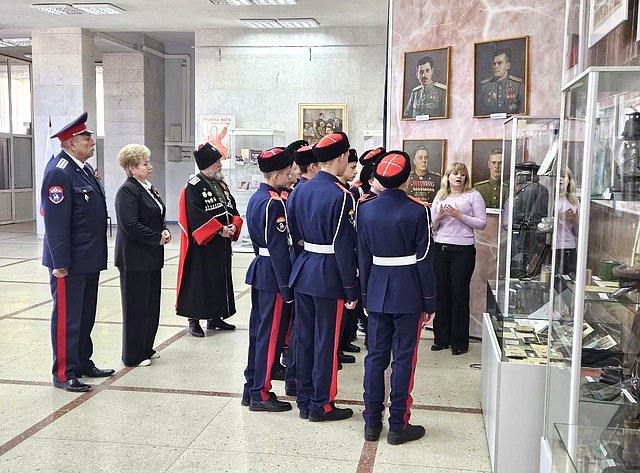Ольга Бас посетила Республиканский краеведческий музей ЛНР